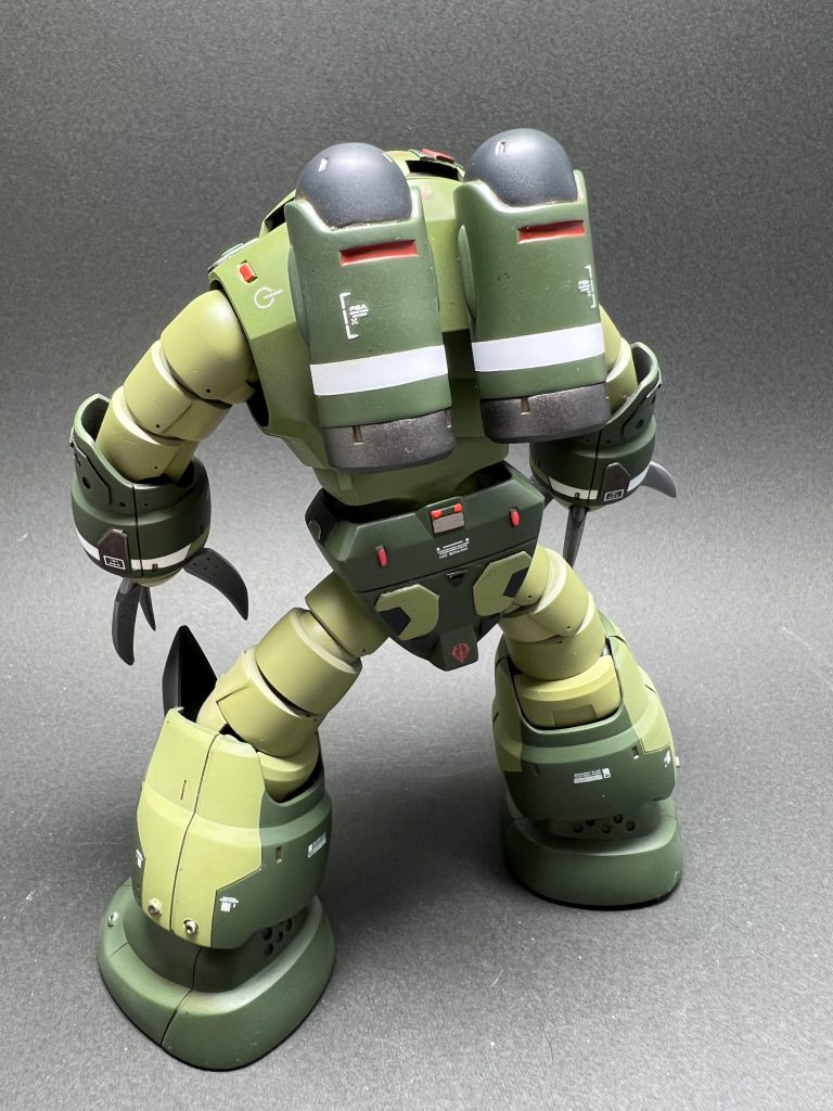 バックショットは、こんな感じ。お尻が寂しかったので賑やかにしてみました