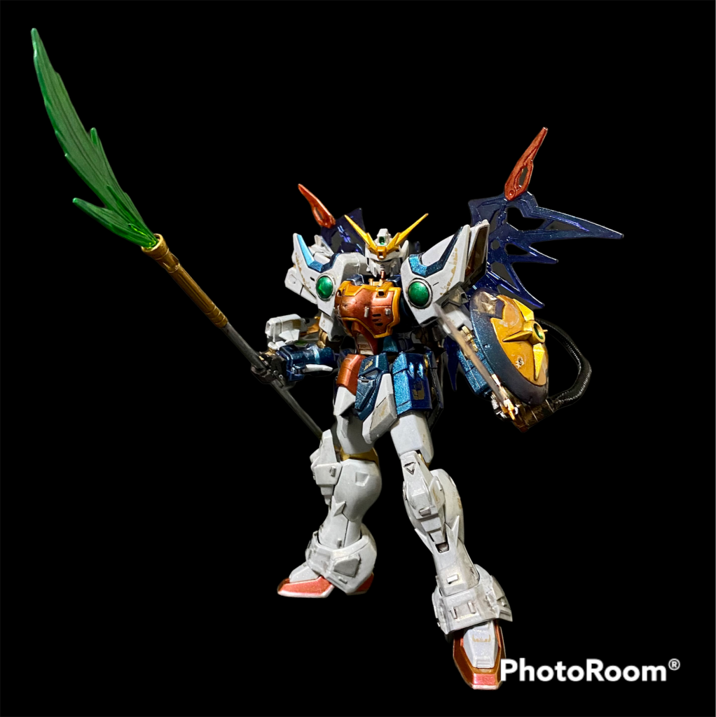 シェンロンガンダムのプチミキシングです。羽を三国のデスサイズから拝借。余っといたブキヤの刀に無理矢理ケーブルを付けて何ちゃってタウヤーにしました。