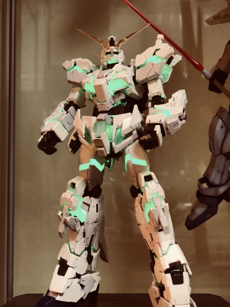 色まで変わります。300円キットの頃から作っていますが、バンダイの技術の進歩に驚かされます。