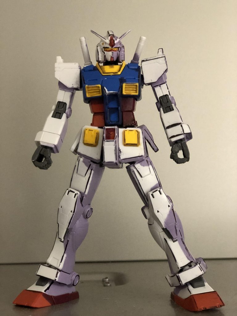 エッジの線を面相筆で描き込み。