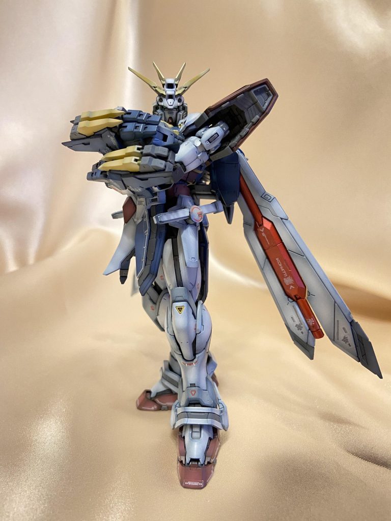 腕組みもらくらくできてしまいます。右腕がグイっと前に出ます!