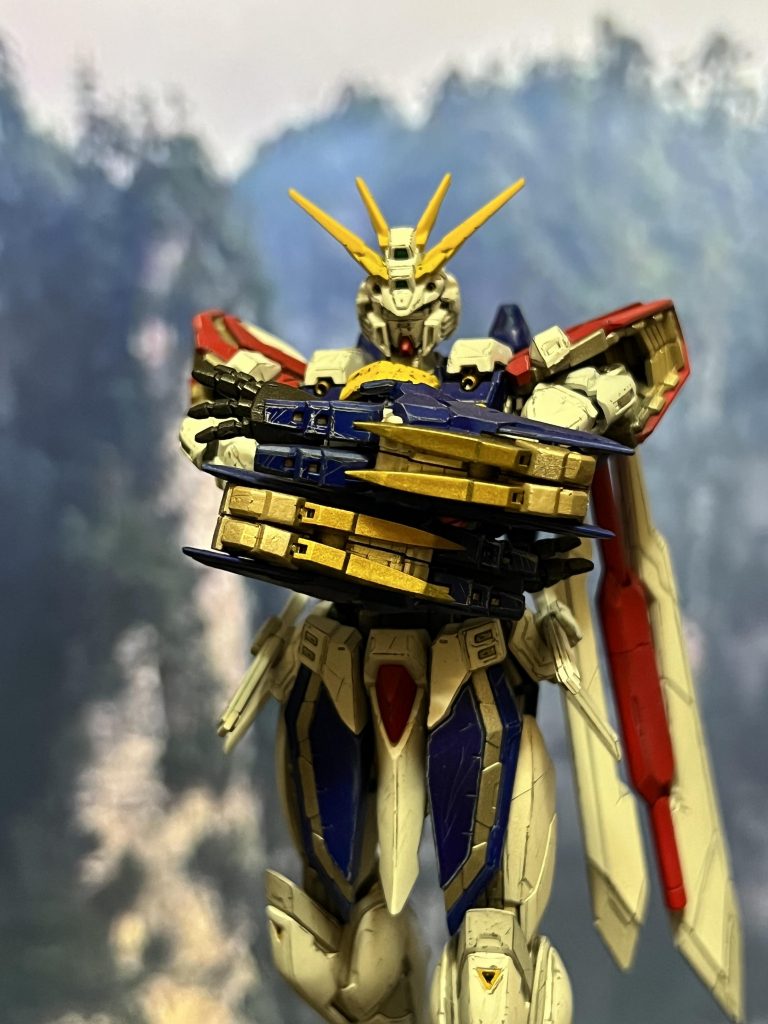 「戦いの空しさを知らぬ愚かな者達よ!戦いは愛する者を助けるためだけに許される!その勝利のために我が身を捨てる勇気を持つ者・・・人、それを・・・『英雄』という!」『貴様らに名乗る名前はない!!』『とぅっ!!』の図