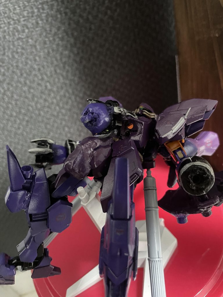 エピソード7でローゼン・ズールが自分にインコム刺しちゃった時のポージング。見るな!見せるな!何故貴様のような男が!あぁ!大佐!あぁぁ!大佐…!