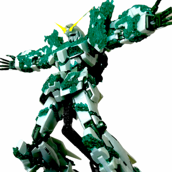 MG 1/100 ユニコーンガンダム(光の結晶体)｜かるまさんの