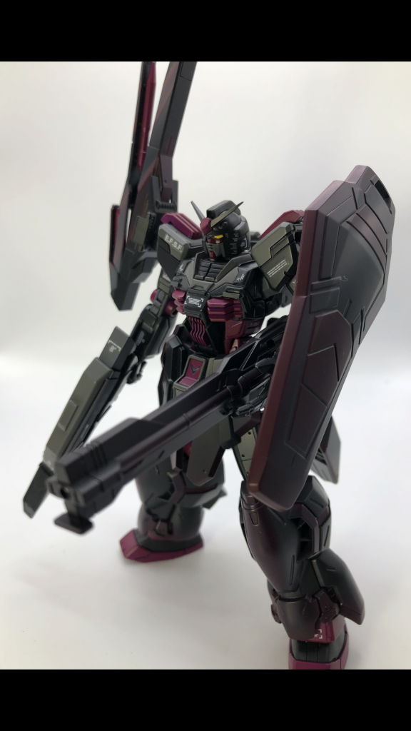 塗装は、アーマーに部分グラデーション。トップコートは最近お気に入りの半光沢でございます。