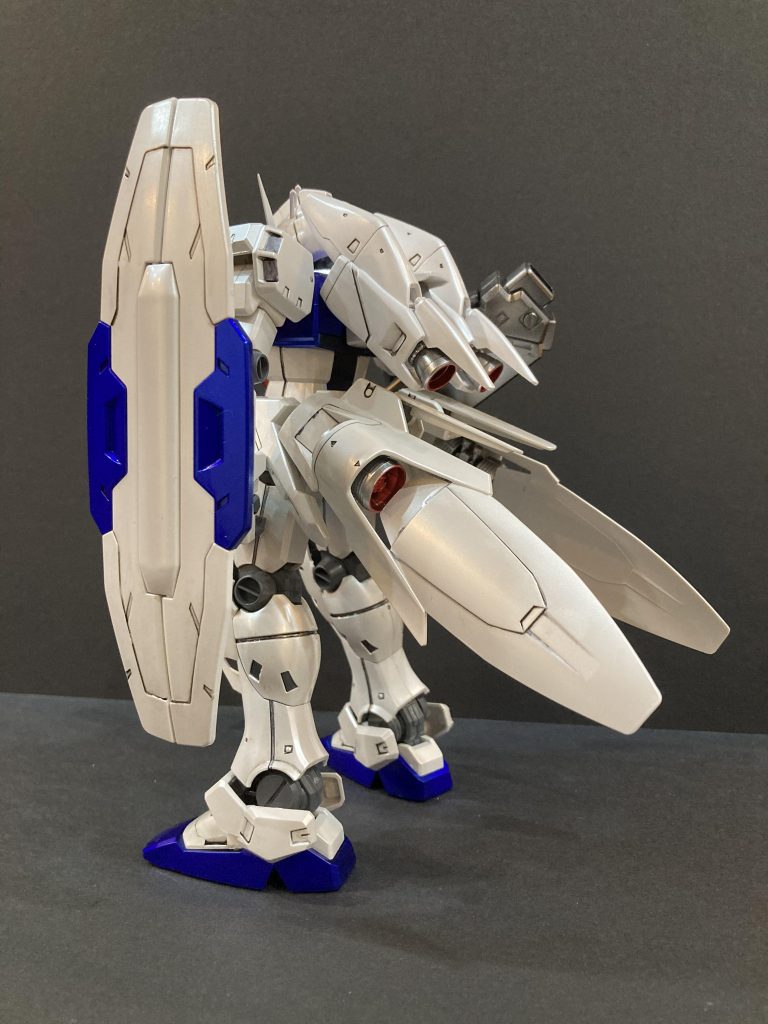 バーニアは、スダーブライトシルバーで塗装後に赤を入れています。青部は下地EXブラック、スダーブライトシルバーで、ウルトラマリンブルーで塗装してます。