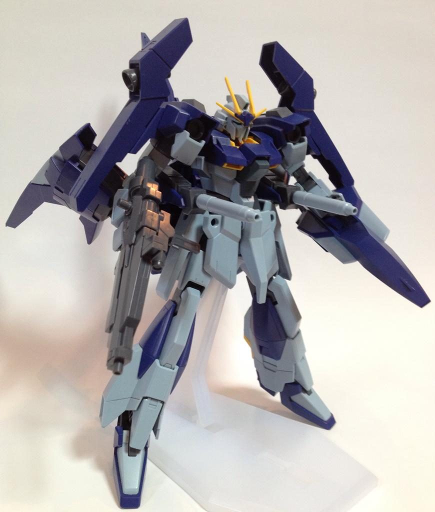 3㍉穴だらけのキットゆえの遊びがいですね。