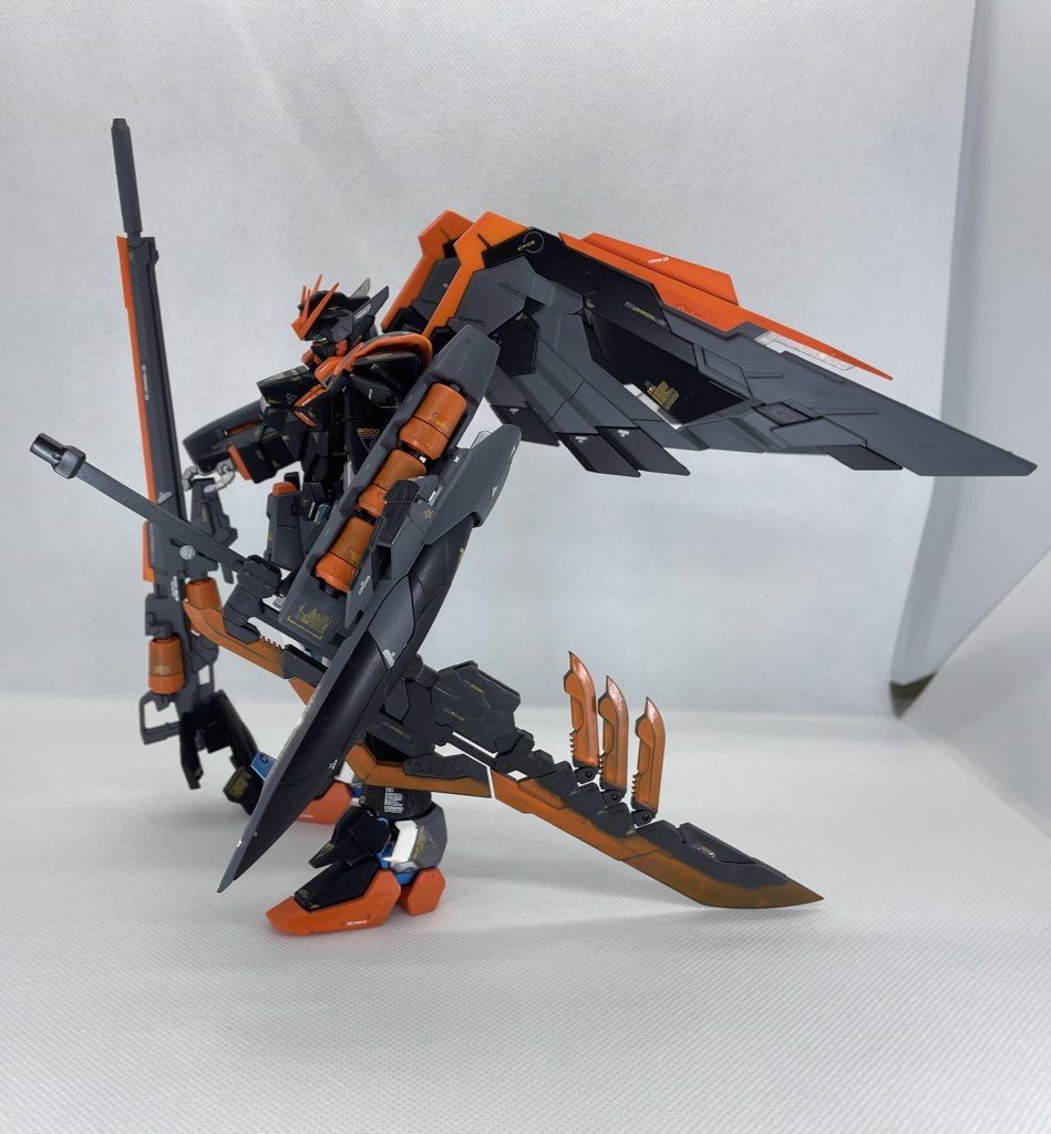 左側の写真。剣買っておいて良かったですね。ピッタリです。 