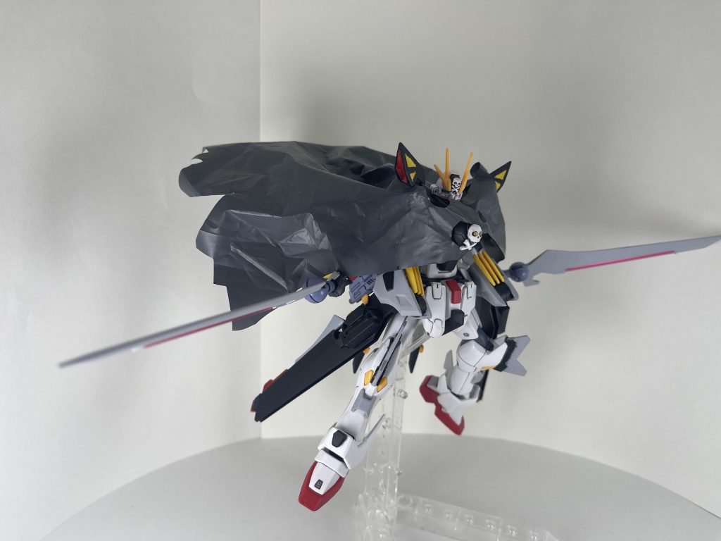 上半身の改造は控えめにしてABCマントを装備できるようにしました。クロスボーンっといったらやはりマント