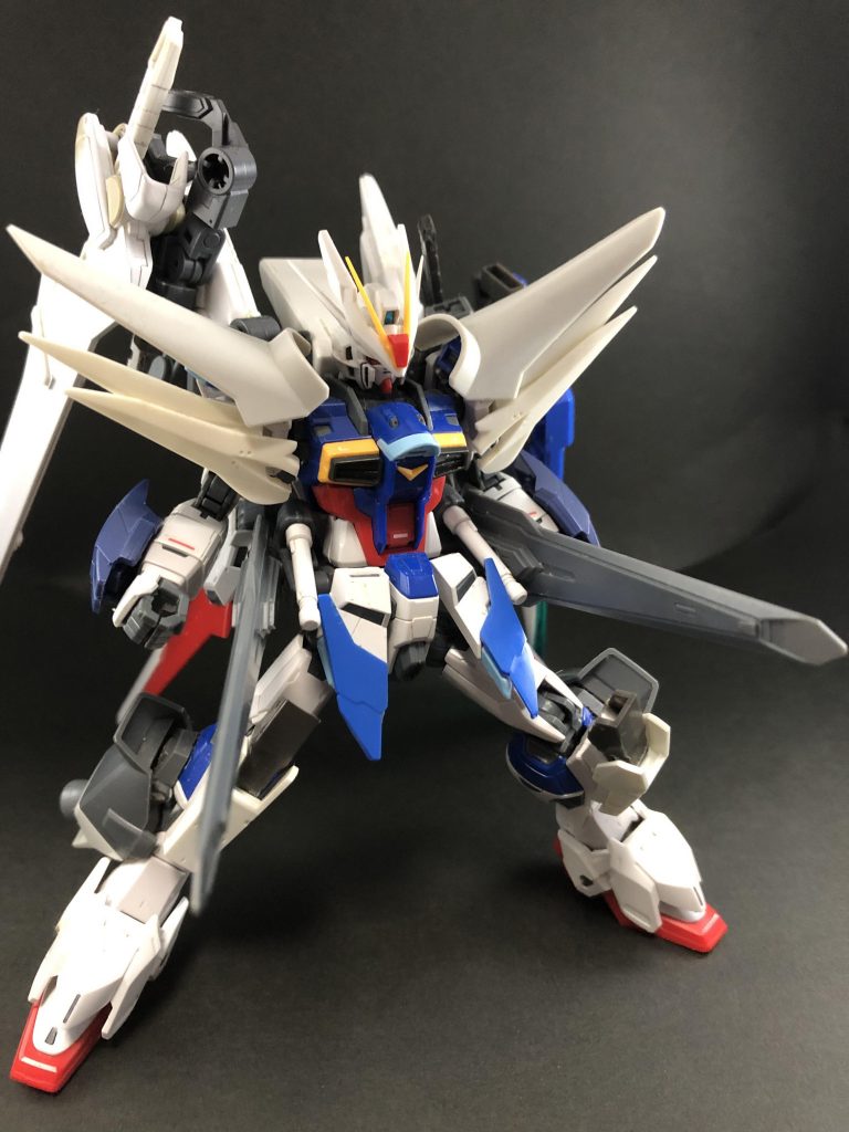 サイドアーマーを構成するレールガン。