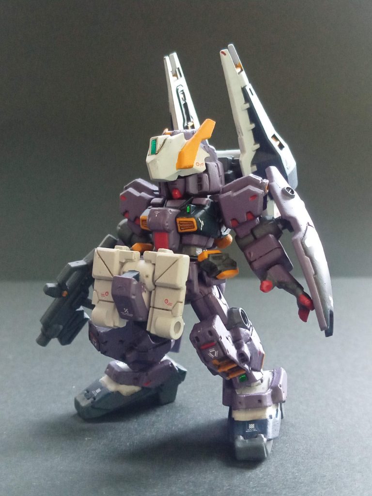 手先の赤がいいですよねーヘイズル。色合いは電撃ＨＢの資料よりにしてみました。