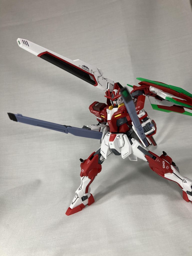 サイドとバックのレールガンを展開、肩のレールガンは肩に担ぐみたいなシルエットになったけれどそれが逆に好みでした