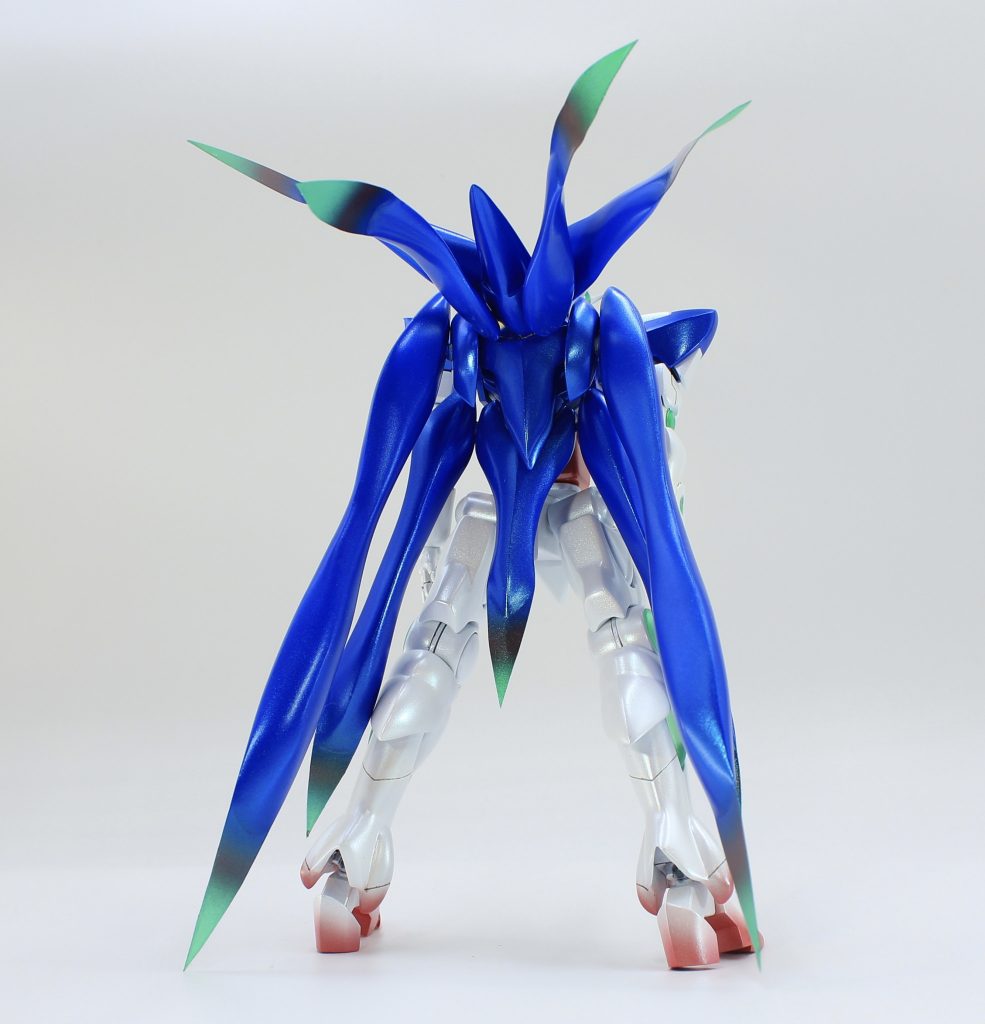 後姿。触手は透明プラ板をベースにプラ板、パテで形を出しました。