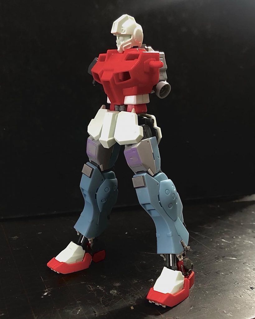 頭部はGM/GM 胴部はジムコマンド　腕部はジムカスタム　脚部はジムスナイパーと昨今では贅沢なミキシングになりました。ここまでが本当に楽しいのですが笑エアブラシもっと上手くなりたいです。