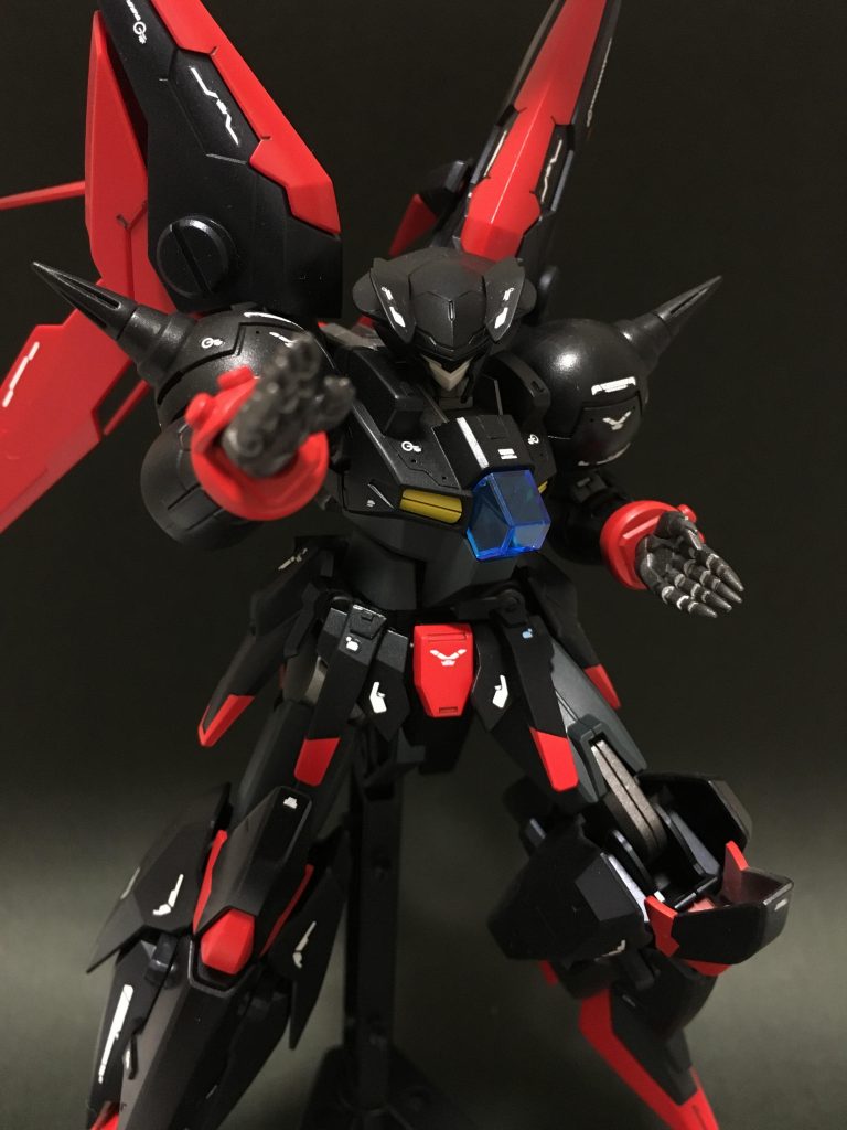 魔法使いモチーフですが、杖を投げ捨てれば（！）格闘戦もいけます👍