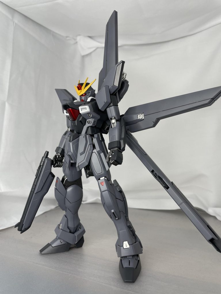 外装はグレー系で統一して、目が迷子にならないように部分的に明るい色を残しました