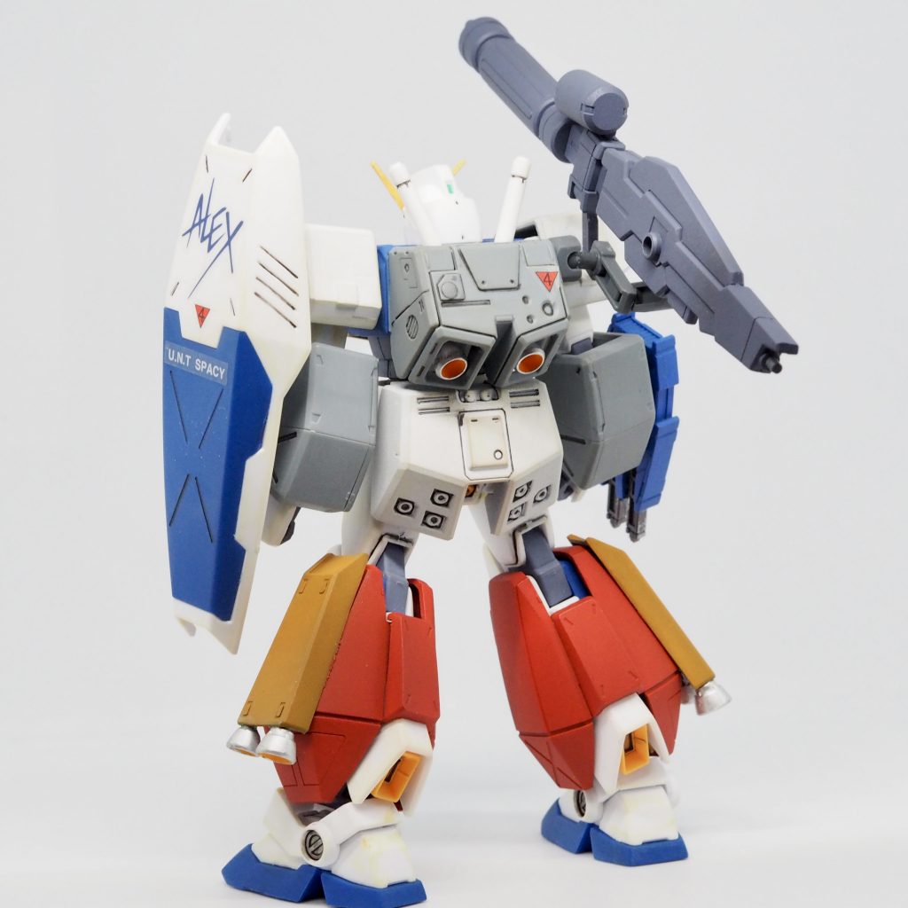 バックショットバックパックに紅ウエポンの甲乙ライフルとビームガトリングを切り替えて装備できるよう改造しました。紅ウエポンのアームとボールデンアームズのパーツを使用してバックパックに取り付けています。