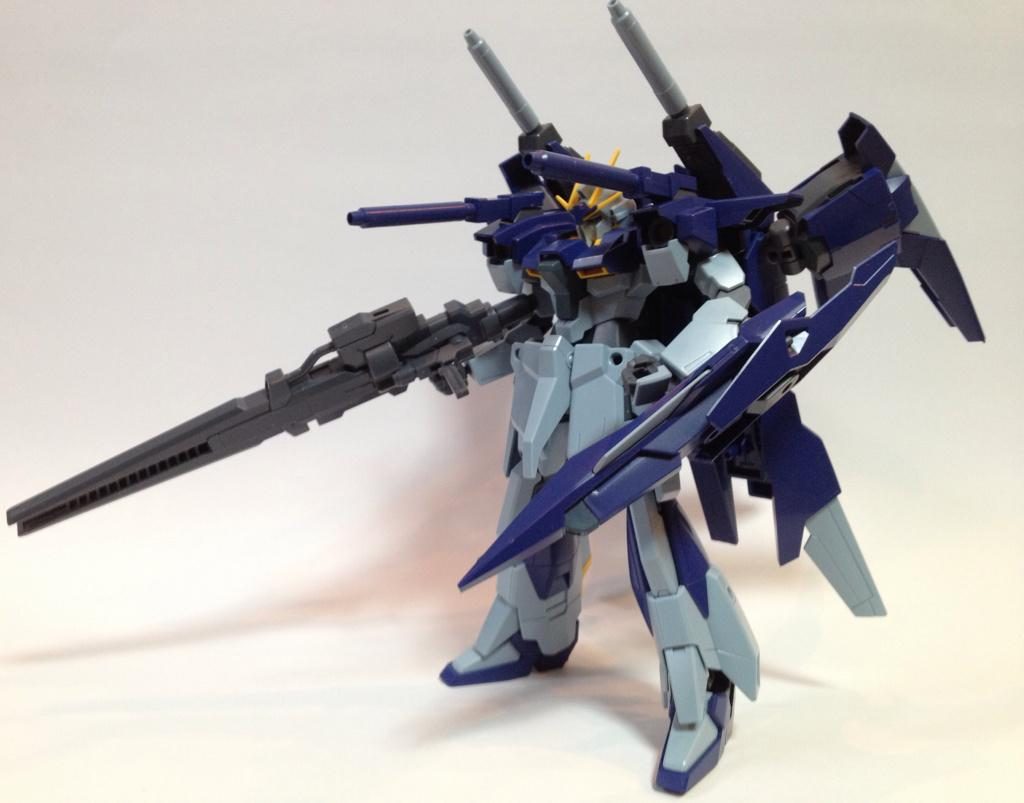 背中や腰の接続穴でとても遊べます。