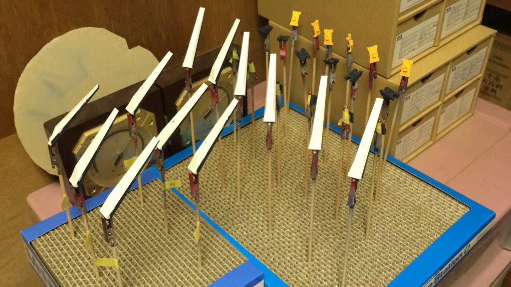 HGUCからフィンファンネルを切り出して持ち手をつけました。