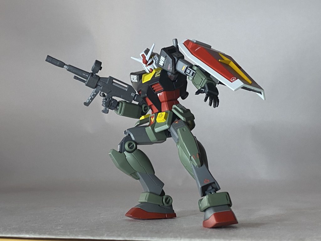 ビームライフル、シールド、頭部は元キット以外から流用&改修