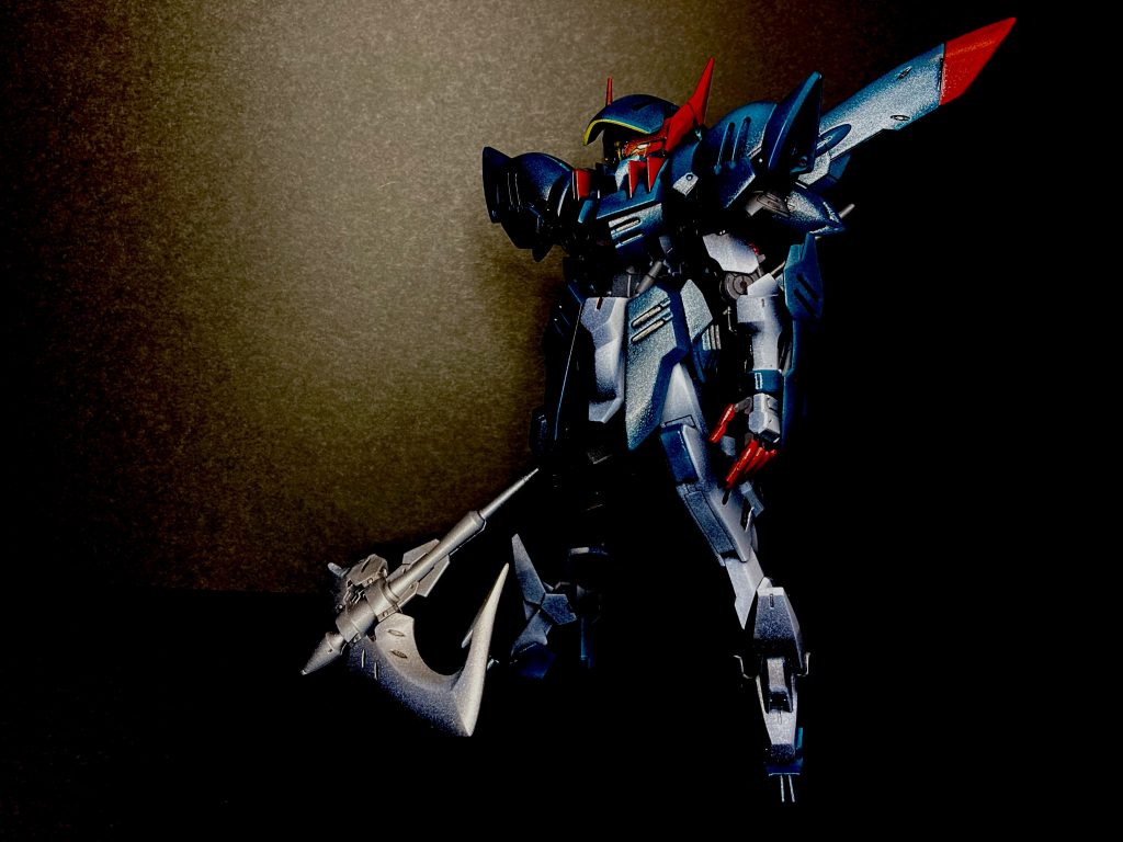 まったくしらないガンダムでしたが、死神っぽくてカッコ良かったので購入しました。キャラの設定はまったく知りませんが、デザインはかなり気にいってます。きっとパイロットは陽気な性格のハズ。