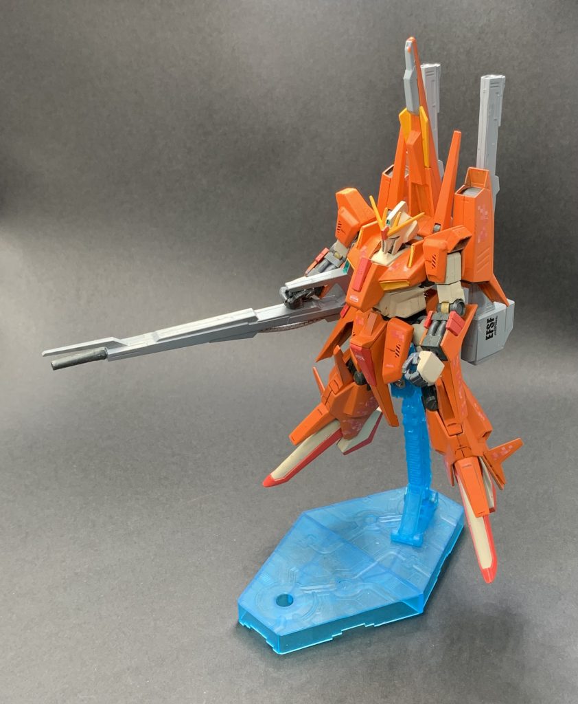 友達がアリオスカラーと言っておりましたが、確かに00世代の30のおっさんなのでわからなくもないのですが、やはり自分的にはアムロレイのゼータプラスのカラーイメージですね