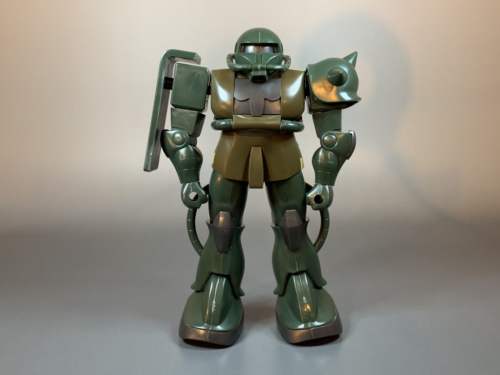 素組み状態ですが、各部のデティールは理想的なザクである事を確認しました。