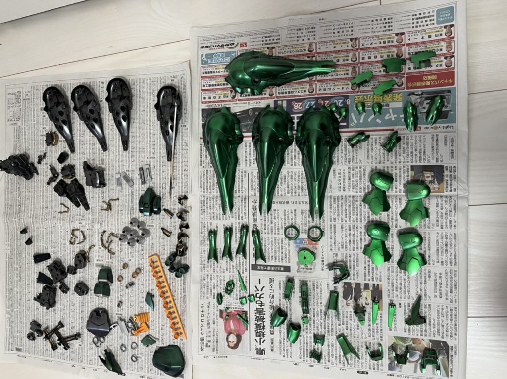 全パーツにトップコートして組み上げました〜トップコートはクレオスの光沢スーパークリアーⅢを吹きました。