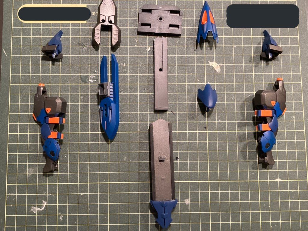 チャージアックス自体もここまで分解できます！おかげで塗り分けが比較的楽に出来ました(*^^*)前回のラスグアガンダムMk-IIで塗り分けの大変さをしっかり体感しましたからね(´▽`;)ｱﾊﾊ