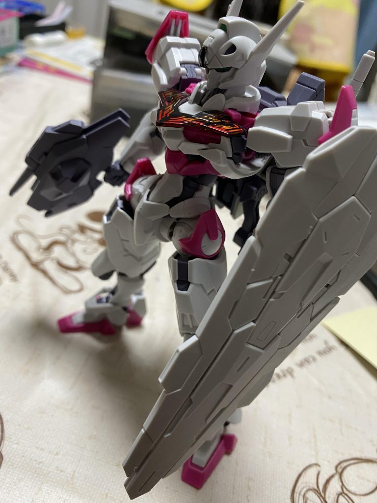 パチ組み。色合いがちょっと派手かなぁと思ったので、カラーリングを薄めに。