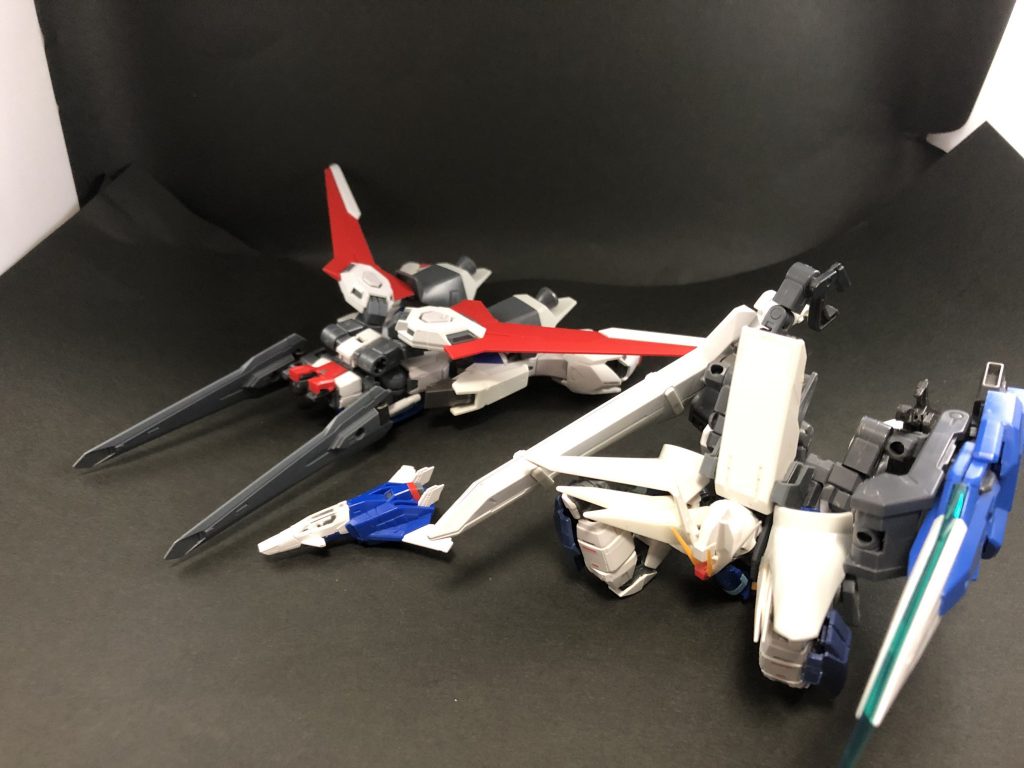 一応分離も可能。チェストフライヤーとレッグフライヤーを組み合わせることで機体特性を変えることができます。シルエットだけだとなんか不満だったのが改造したきっかけ。