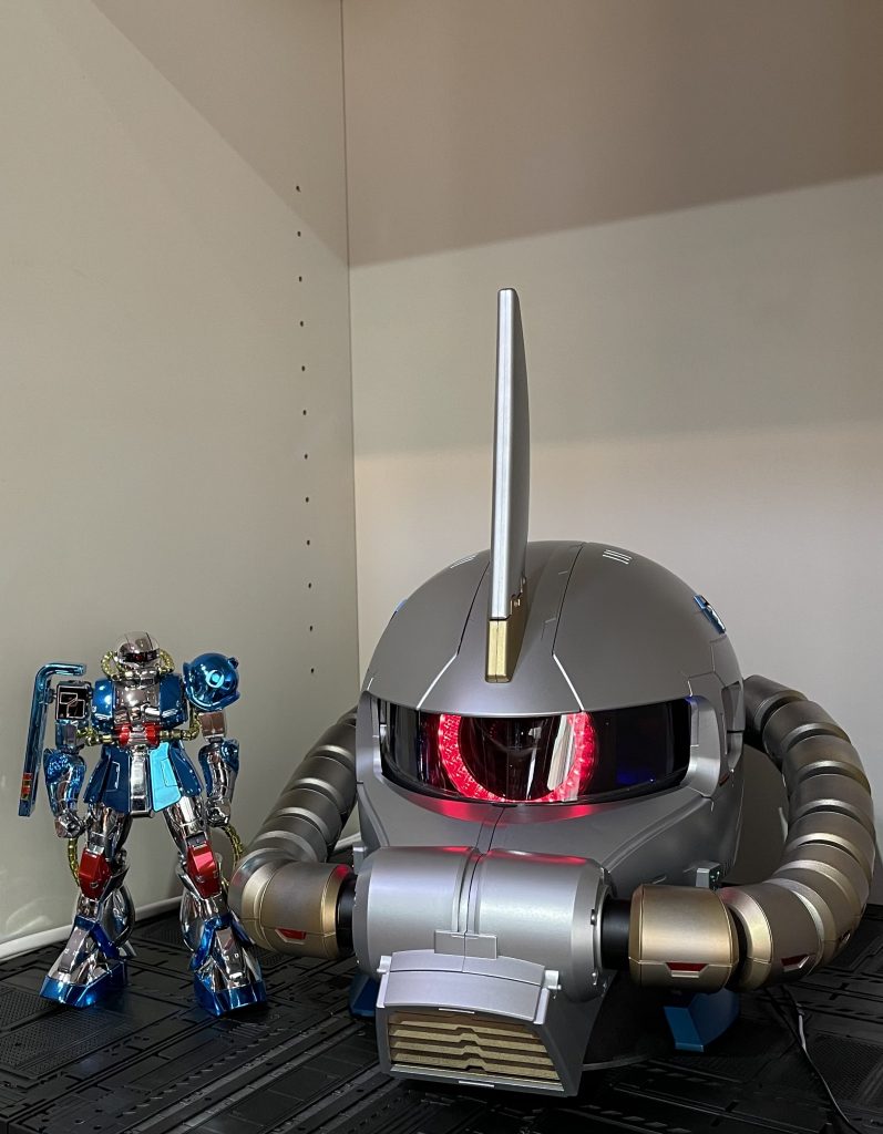 以前に投稿したザクヘッドと。