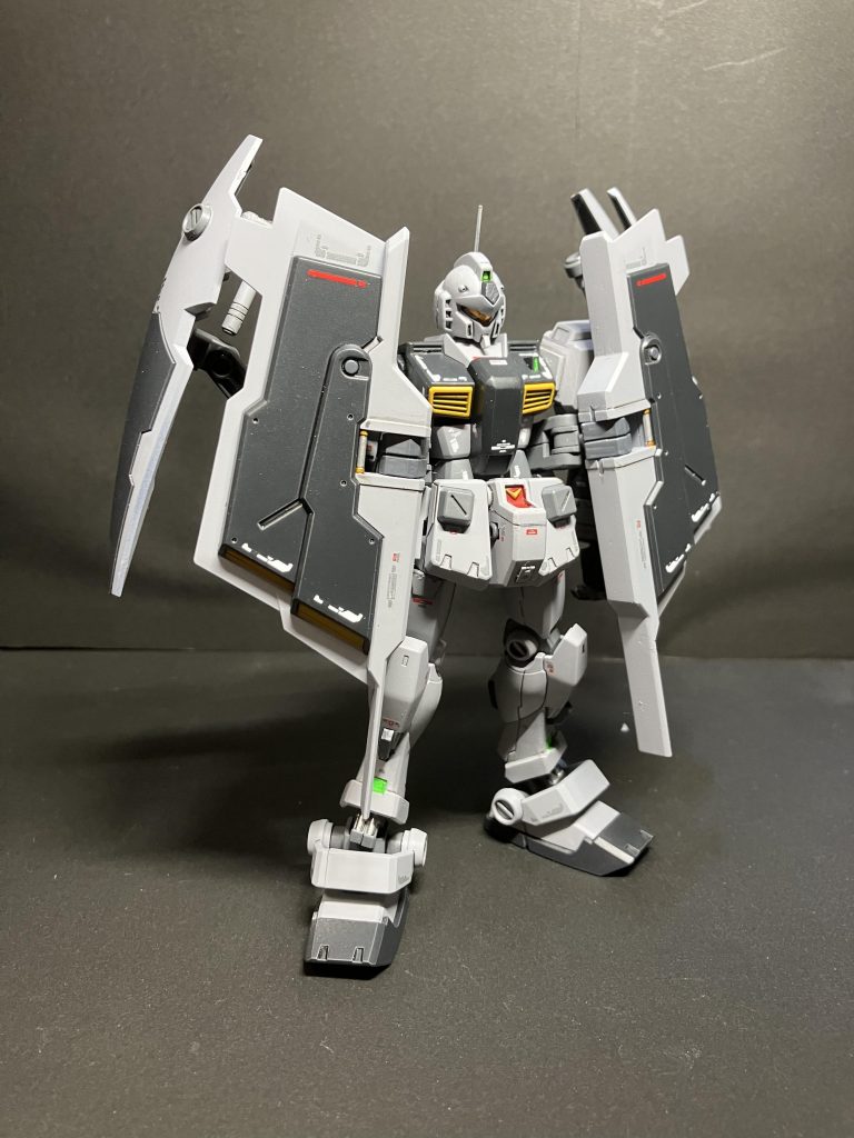 ブースターを前に回してこんな形態も可能です。ちょっとバイアランみたいなシルエットになります。