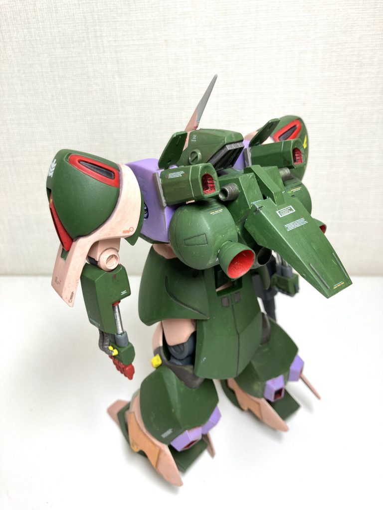 バーニアノズルは、縁を薄く削り込んだくらいで、あとは無改造です。