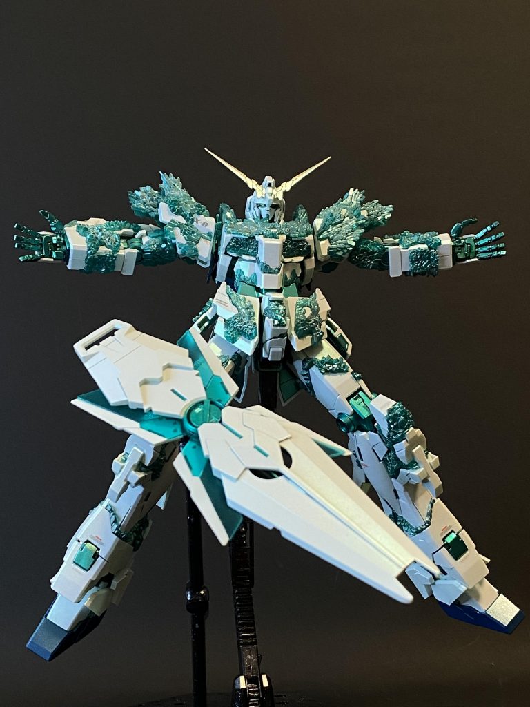 ユニコーンガンダム（光の結晶体）–2枚目/制作者：KiFaran