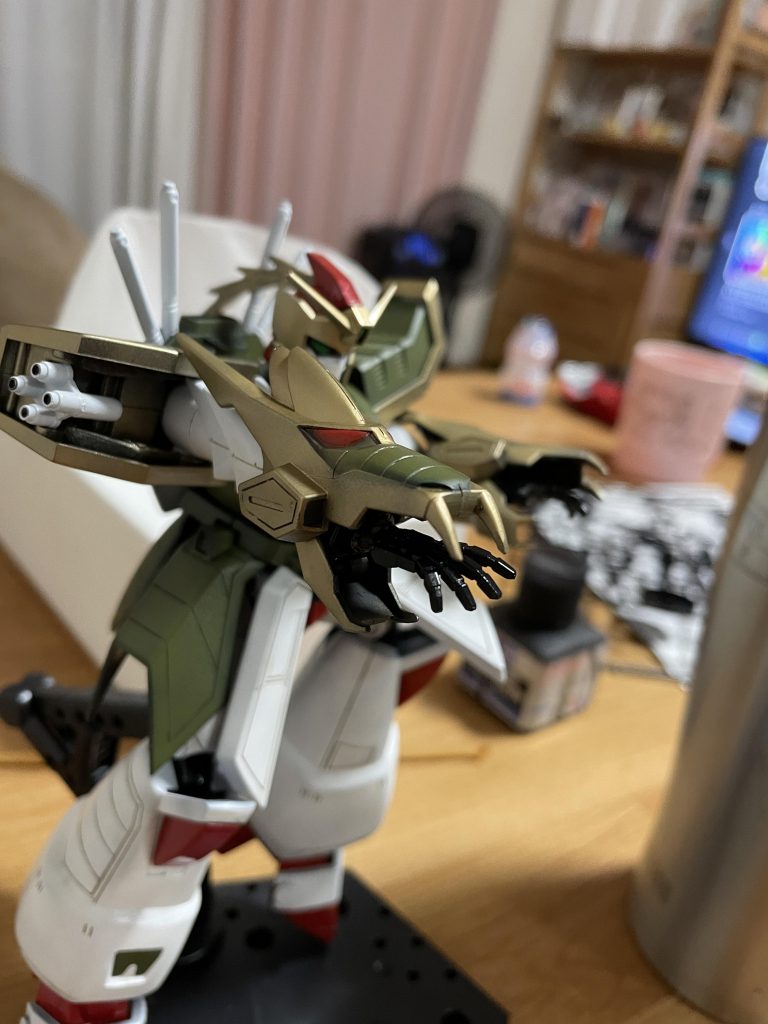 合わせ目がズレまくりで上手く処理出来なかったり、固定したいのに接着が上手くいかなかむたりで……とにかく塗って完成してもう終わらせようってことでとりあえず出来ました😅 