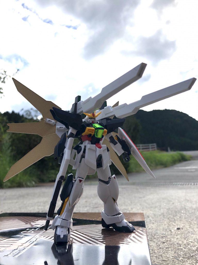 右斜め前からリフレクターパーツ以外は塗装してません