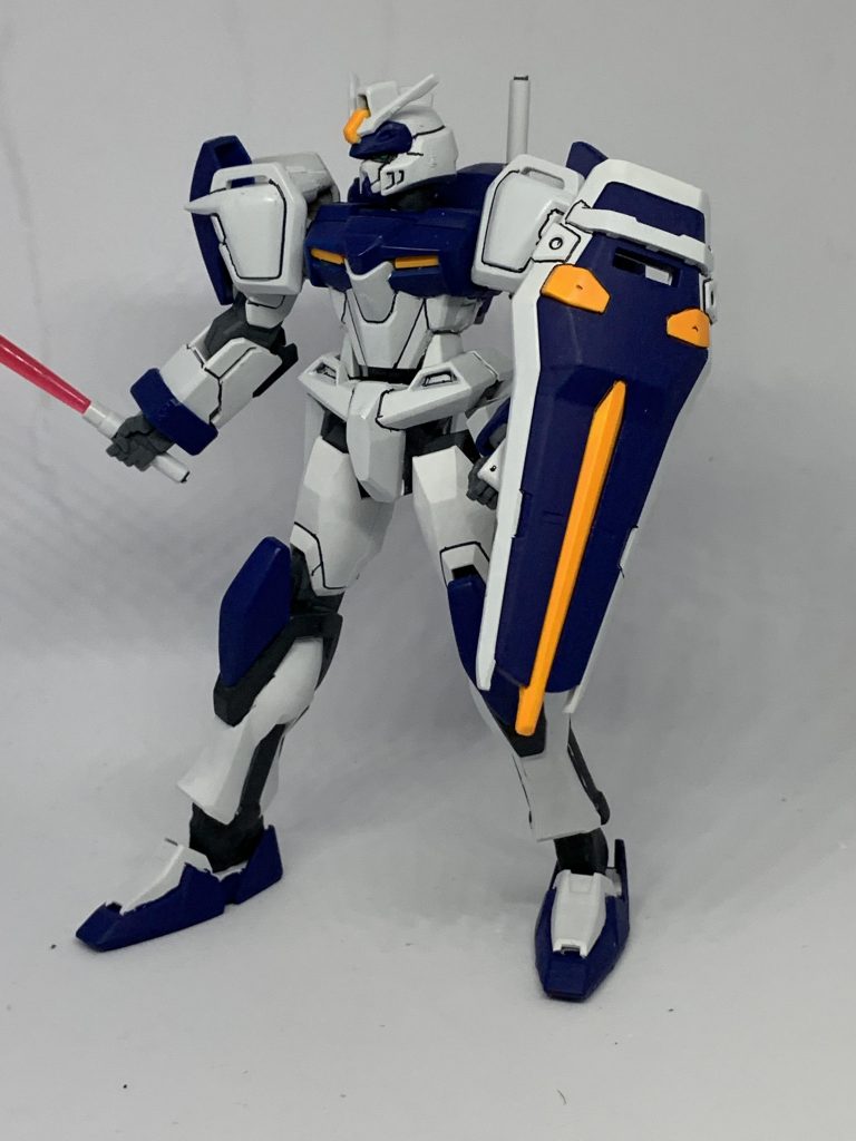 デュエルといえば二刀流。盾もEGストライクのものを塗装。何故かデュエルのビームライフルを紛失……見つけ次第追加します。