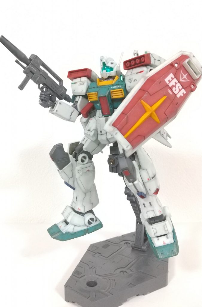 0.8mmのスジボリカーバイトを過去イチ使用して各所にアクセントを。センサー部は、付属のホイルシールにUVレジンをコート。