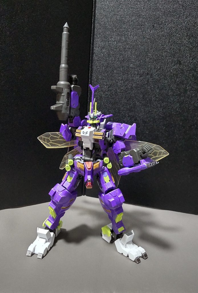 切り札としてハイパーオーラバンカーを使うこともできますが、強烈なオーラ力の衝撃にバンカーが耐えきれず確実に壊れ、更に右腕にもその影響が来てしまう為、これを放った直後に右腕からパージしなければならないというデメリットがあります。