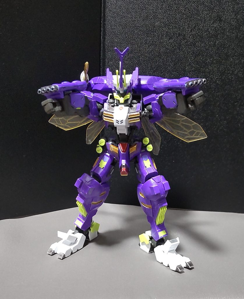 ※両腕に装着できるように作ってますまた腰にあるグレネード弾は、煙幕弾や閃光弾など状況に応じて運用される。