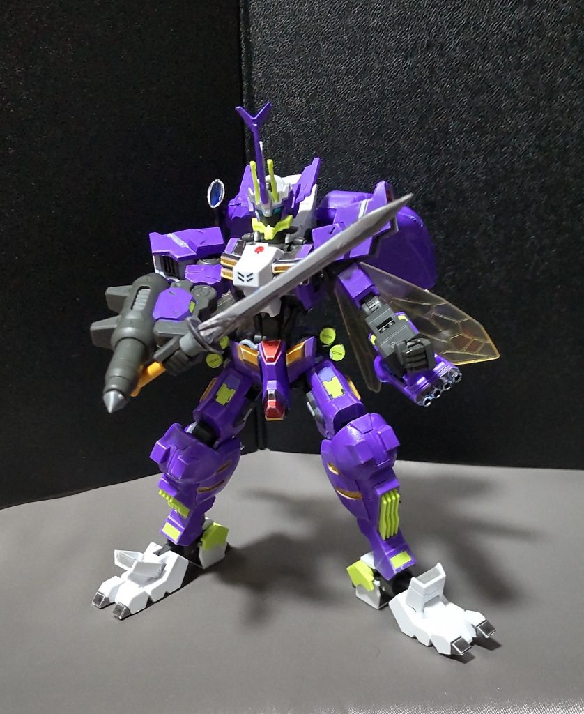 ・オーラソードオーラコンバーターの右側に装着されている鞘から抜いて使用する一振り。斬るというより叩き斬る感じで運用される。