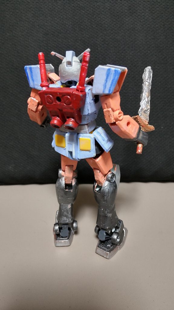 肩のあたりの塗装もしてみたのですがマスキングせずにフリーハンドが間違いだったのかなぁ（汗 