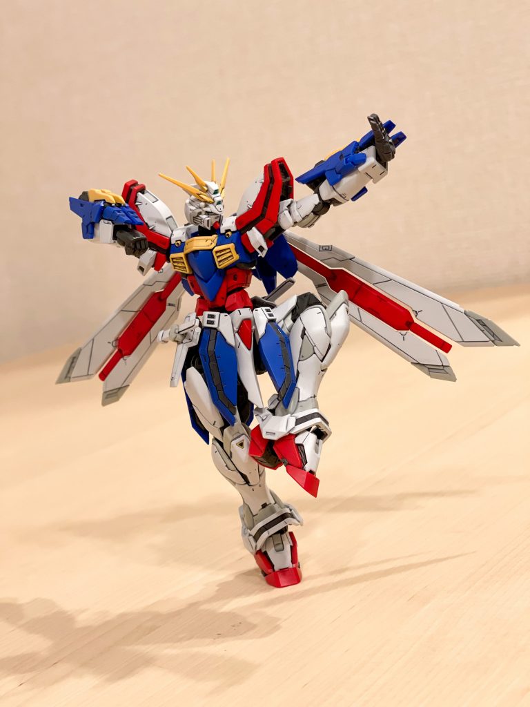 ロボット魂は関節がへにょへにょで素立ちでもあまり決まらないのが欠点でした。そういう意味では可動域や各部ギミックがロボット魂を超えています(まぁロボット魂も8年くらい前ですしね。汗ver A.N.I.M.E.のゴッドとか出てきたらまた凄そうです✨)