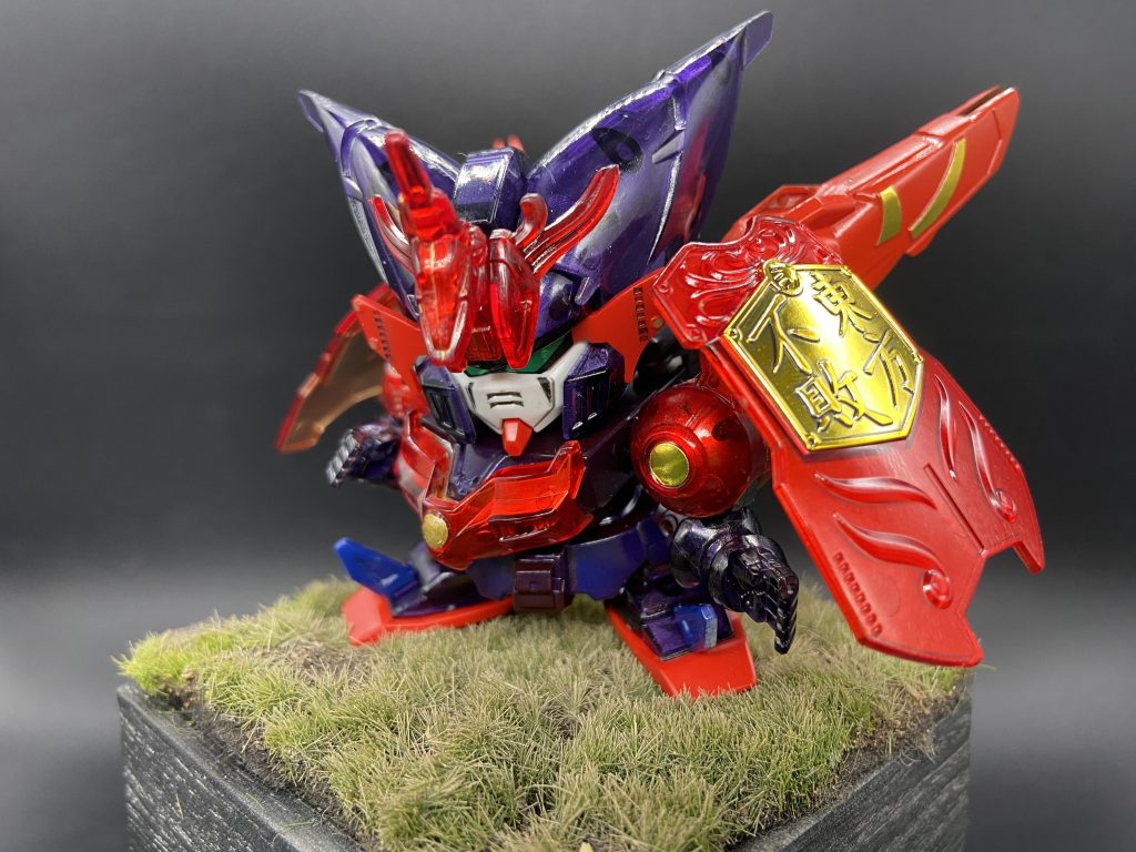 特にこのムシャジェネレーション系はクリアパーツの鎧というのがキーアイテムになってたりもしますので、ちょっと遊んでみました。メッキにしろクリアにしろ、それにしかできない質感ってのはあると思うんです。コントロールできる幅が少ないのは事実ですが💦