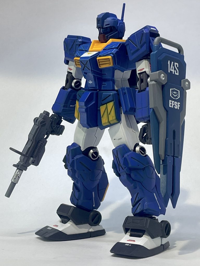 HGジム・ストライカーをフルアーマーガンダムカラー ブルーカラーver.に全塗装しました。