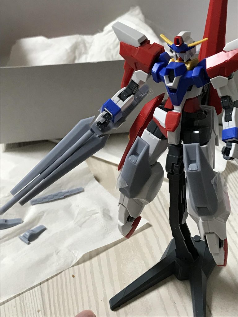 各スラスター、バーニアにも光造形機でディテールアップパーツを出力しています。膝パーツ、肩パーツ、袴のパーツも出力しています。