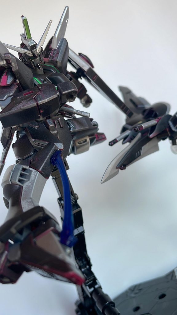 ビーム兵器が脚にあんの珍しいなーなんて思ってたんだけどこれディスティニーに致命傷負わせる程なんだな…すごいわ。アスランの技術もあるんだよな多分。なんにせよ素晴らしいな