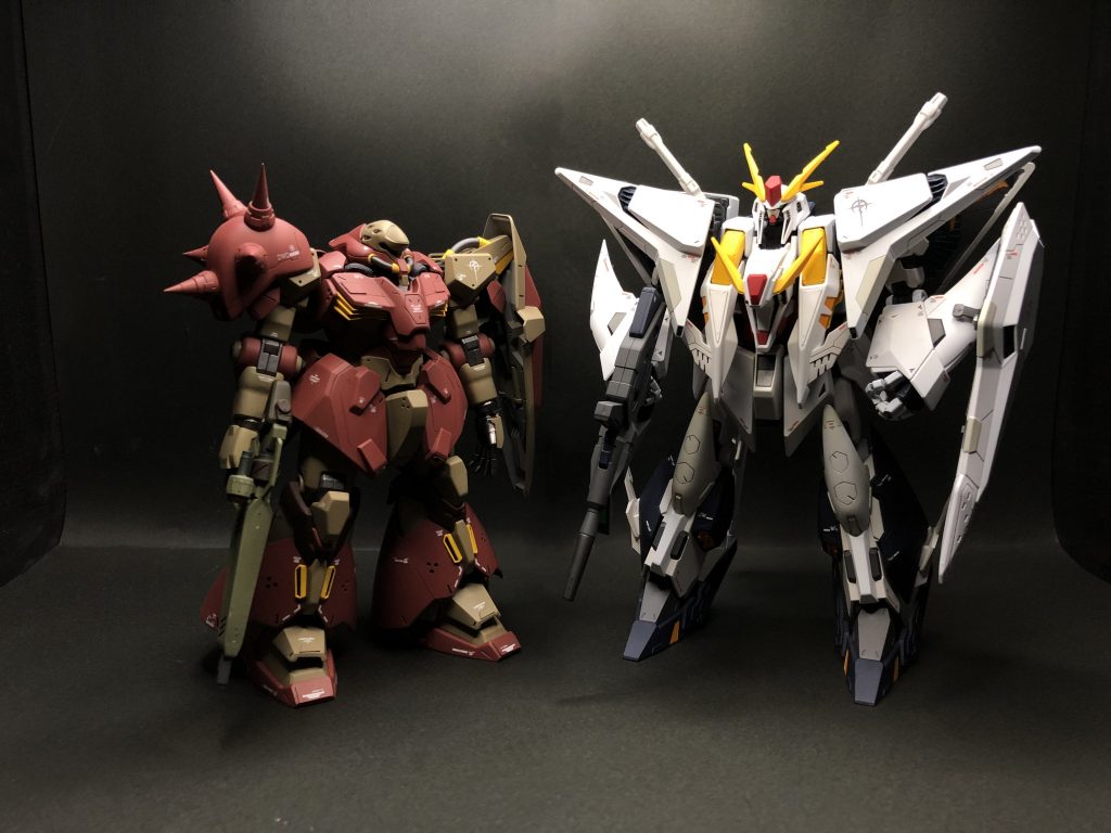 メッサー並べてみました。メッサーもなかなかのサイズですが。XIGはデカイ!