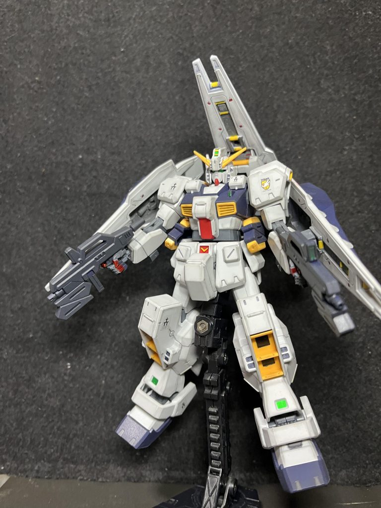 背中のシールドはヘイズル2号機のシールドをガンマカスプレーで塗装してますご覧くださりありがとうございました